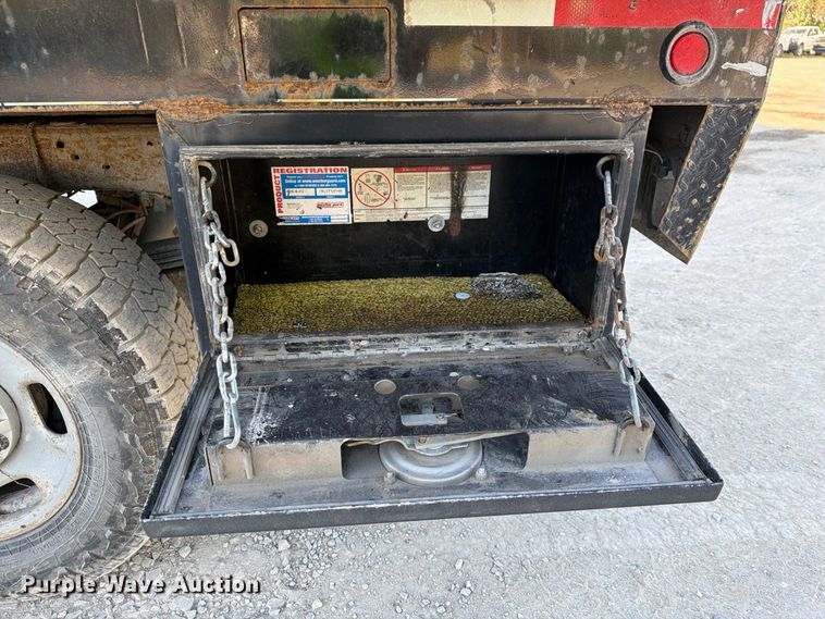 image for item FG3038 2018 GMC Sierra 2500HD Crew Cab flatbed pickup truck