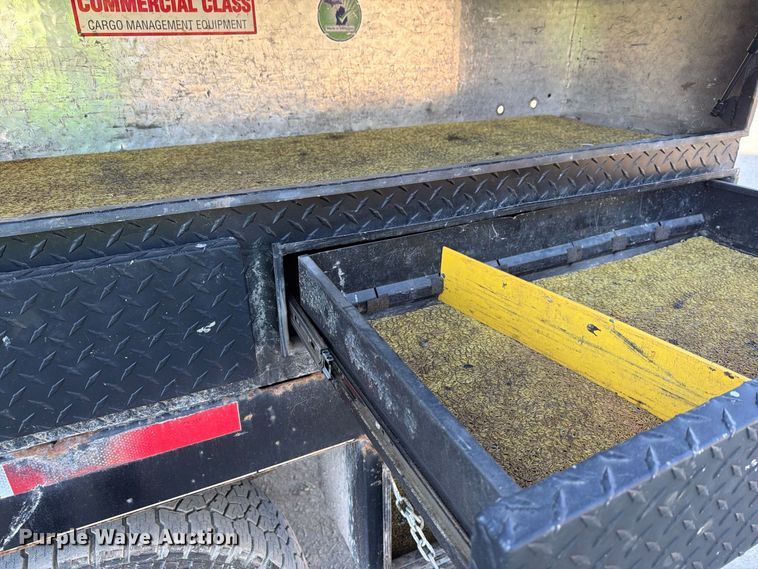 image for item FG3038 2018 GMC Sierra 2500HD Crew Cab flatbed pickup truck