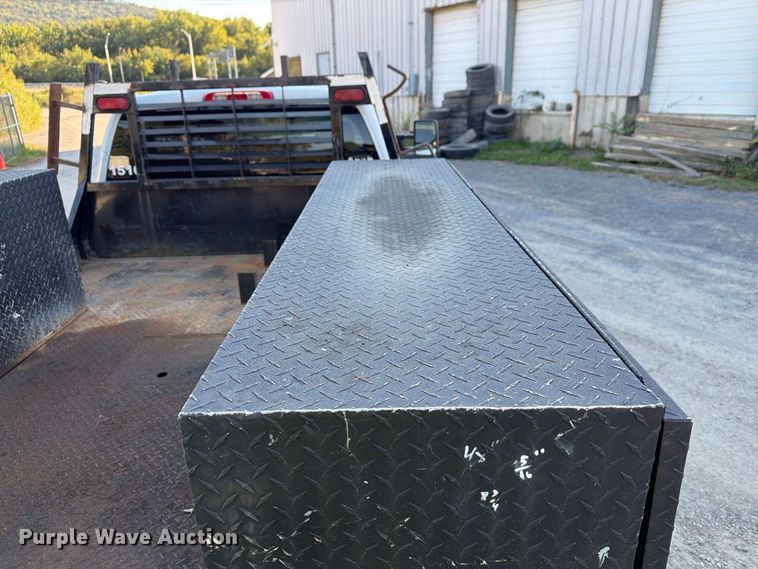 image for item FG3038 2018 GMC Sierra 2500HD Crew Cab flatbed pickup truck