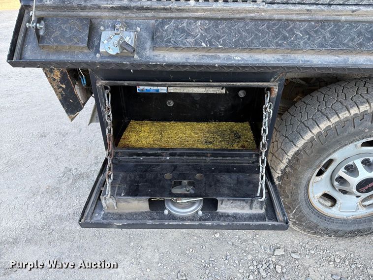 image for item FG3038 2018 GMC Sierra 2500HD Crew Cab flatbed pickup truck