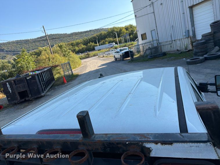 image for item FG3038 2018 GMC Sierra 2500HD Crew Cab flatbed pickup truck