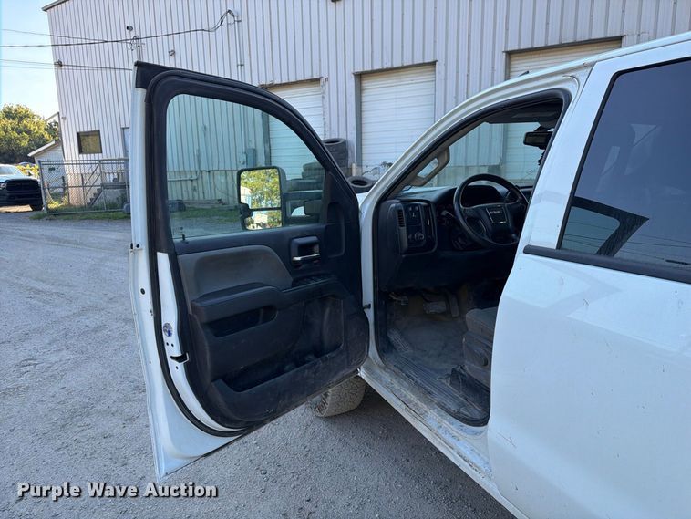 image for item FG3038 2018 GMC Sierra 2500HD Crew Cab flatbed pickup truck