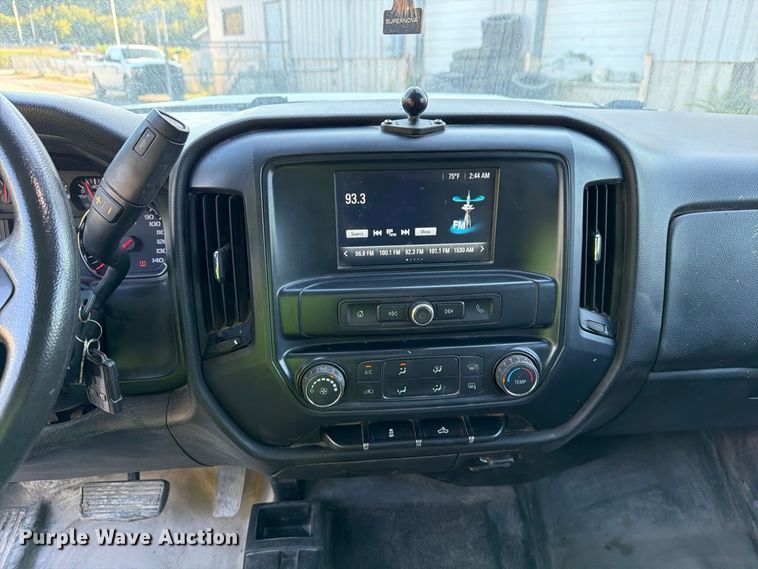 image for item FG3038 2018 GMC Sierra 2500HD Crew Cab flatbed pickup truck