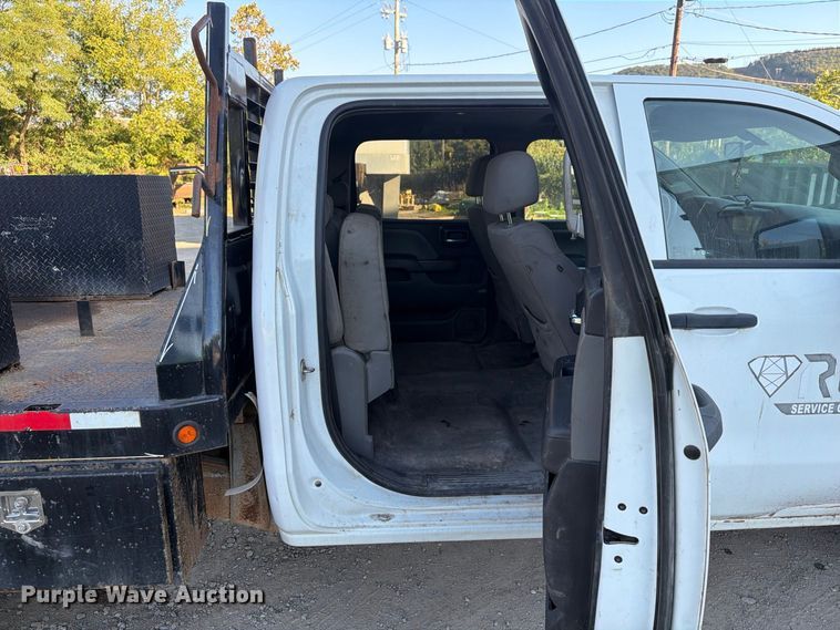 image for item FG3038 2018 GMC Sierra 2500HD Crew Cab flatbed pickup truck