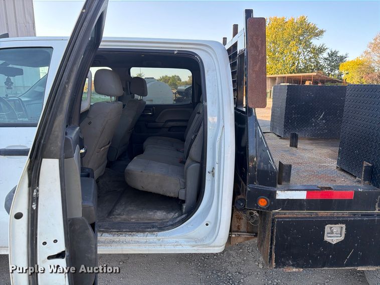 image for item FG3038 2018 GMC Sierra 2500HD Crew Cab flatbed pickup truck