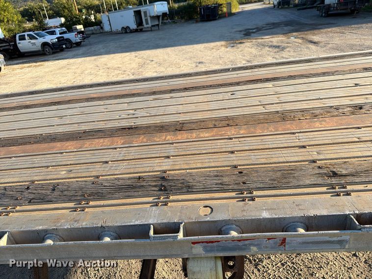 image for item FG3039 2007 Fontaine 1FTW–7–8048WSAWK flatbed trailer