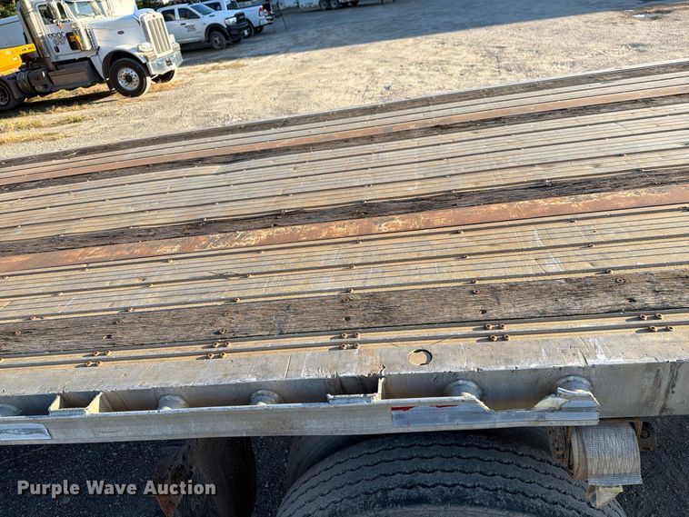 image for item FG3039 2007 Fontaine 1FTW–7–8048WSAWK flatbed trailer