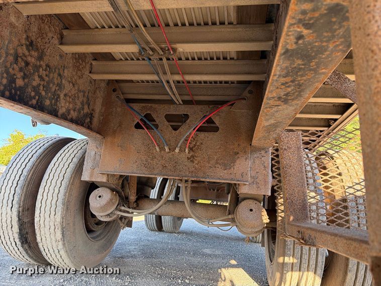 image for item FG3039 2007 Fontaine 1FTW–7–8048WSAWK flatbed trailer