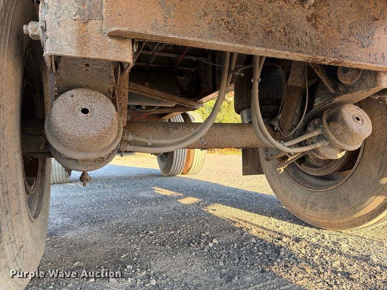 image for item FG3039 2007 Fontaine 1FTW–7–8048WSAWK flatbed trailer