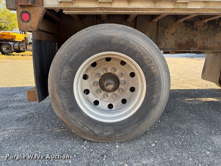 image for item FG3039 2007 Fontaine 1FTW–7–8048WSAWK flatbed trailer