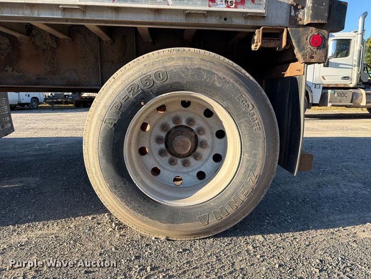image for item FG3039 2007 Fontaine 1FTW–7–8048WSAWK flatbed trailer