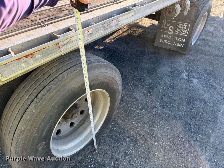 image for item FG3039 2007 Fontaine 1FTW–7–8048WSAWK flatbed trailer