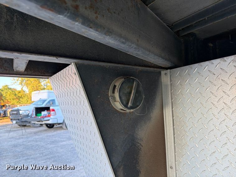image for item FG3041 2014 CargoMate CFC8.528TAG enclosed cargo trailer