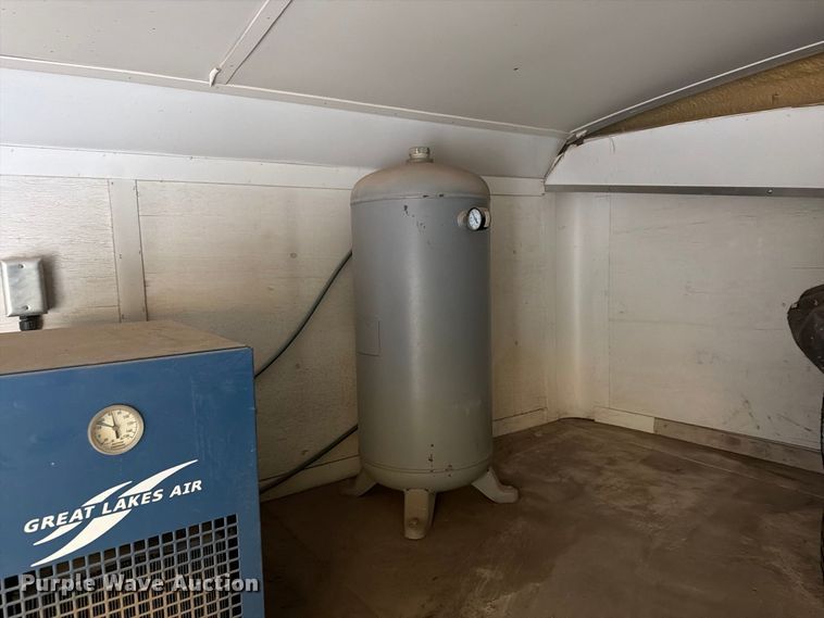 image for item FG3041 2014 CargoMate CFC8.528TAG enclosed cargo trailer