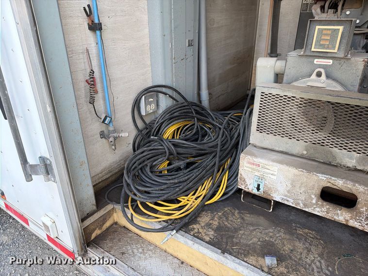 image for item FG3041 2014 CargoMate CFC8.528TAG enclosed cargo trailer