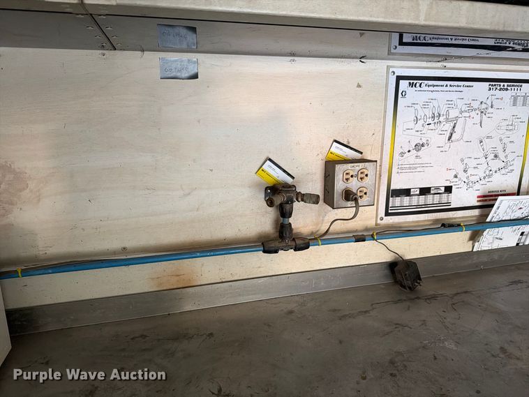 image for item FG3041 2014 CargoMate CFC8.528TAG enclosed cargo trailer