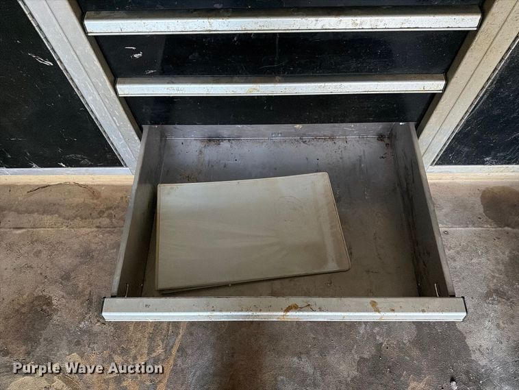 image for item FG3041 2014 CargoMate CFC8.528TAG enclosed cargo trailer