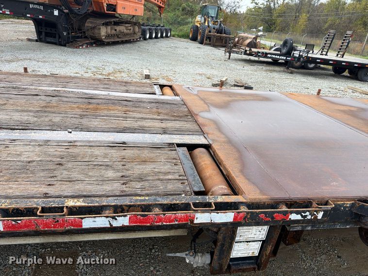 image for item FG3046 2013 Doonan Specialized 532DCBGDHGFB oilfield trailer