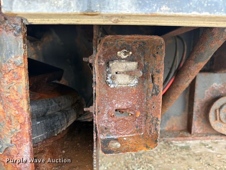 image for item FG3046 2013 Doonan Specialized 532DCBGDHGFB oilfield trailer