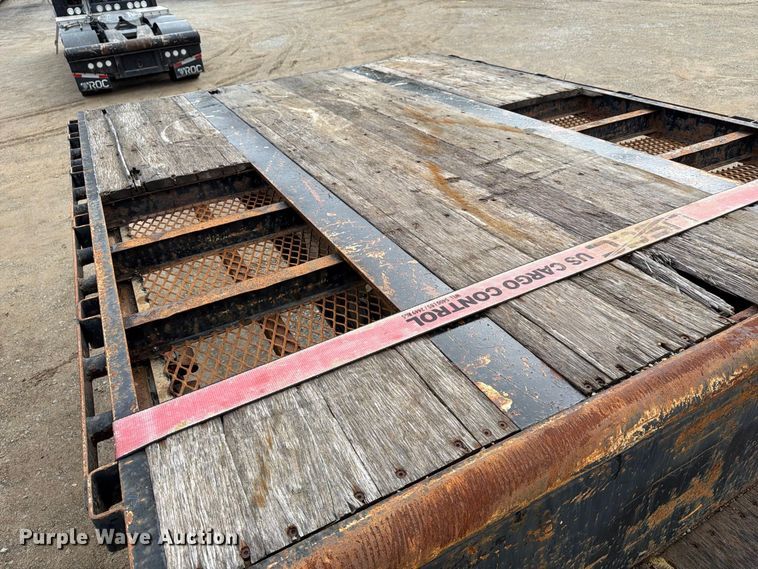 image for item FG3046 2013 Doonan Specialized 532DCBGDHGFB oilfield trailer