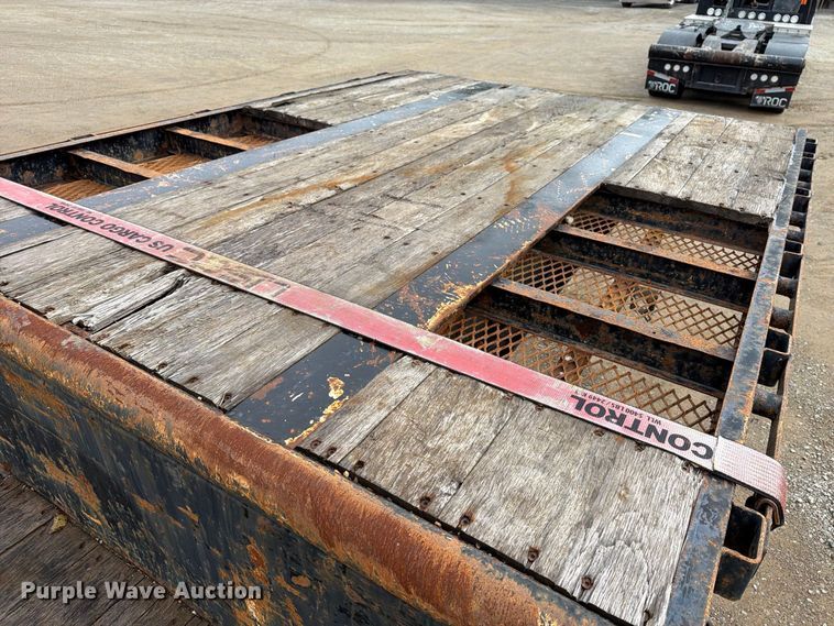 image for item FG3046 2013 Doonan Specialized 532DCBGDHGFB oilfield trailer