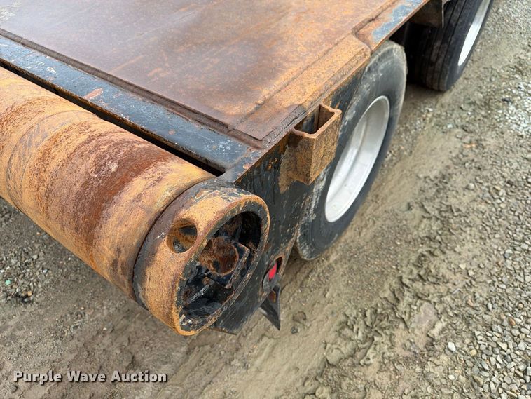 image for item FG3046 2013 Doonan Specialized 532DCBGDHGFB oilfield trailer