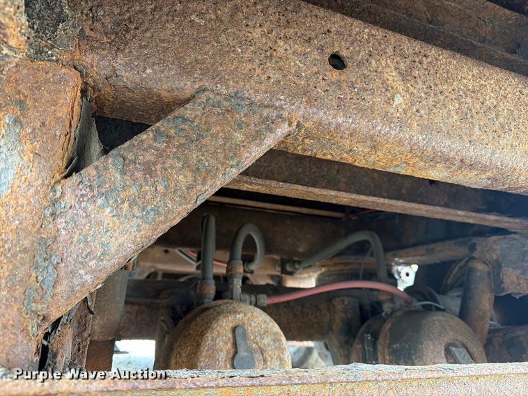 image for item FG3046 2013 Doonan Specialized 532DCBGDHGFB oilfield trailer