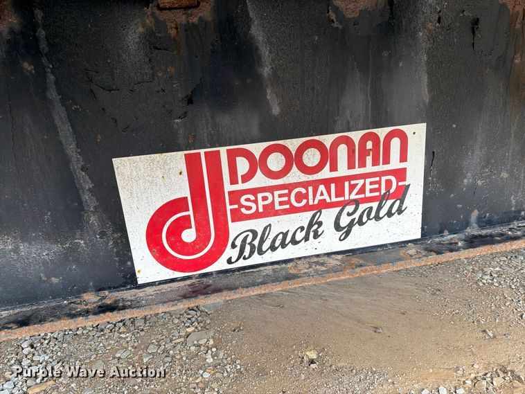 image for item FG3046 2013 Doonan Specialized 532DCBGDHGFB oilfield trailer