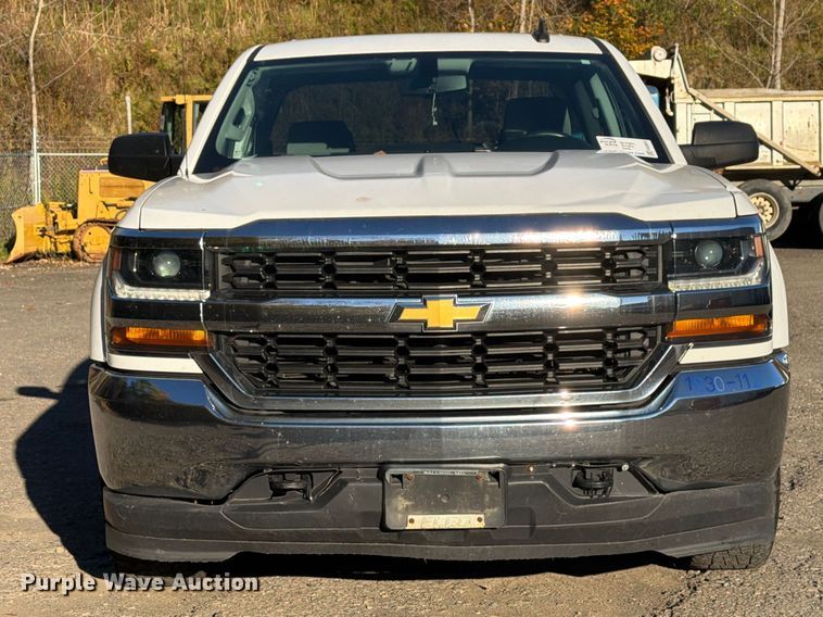 image for item FG3055 2018 Chevrolet Silverado 1500 Ext. Cab pickup truck