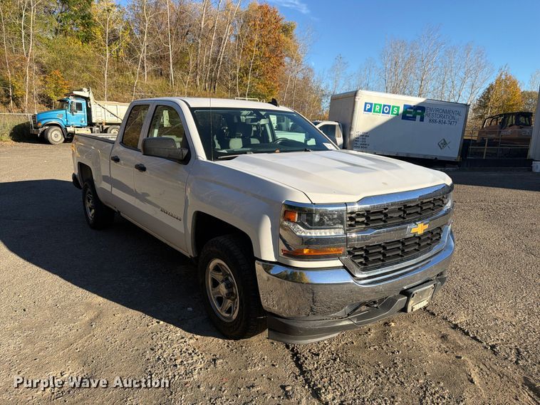 image for item FG3055 2018 Chevrolet Silverado 1500 Ext. Cab pickup truck