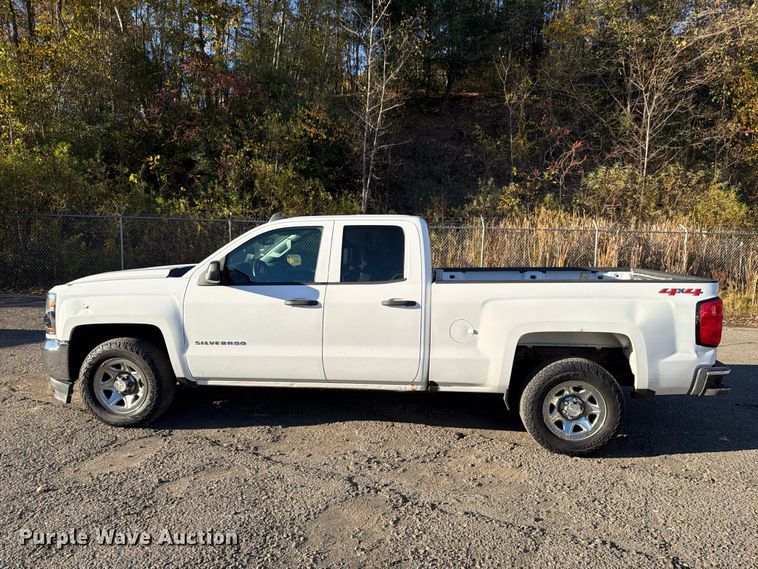 image for item FG3055 2018 Chevrolet Silverado 1500 Ext. Cab pickup truck