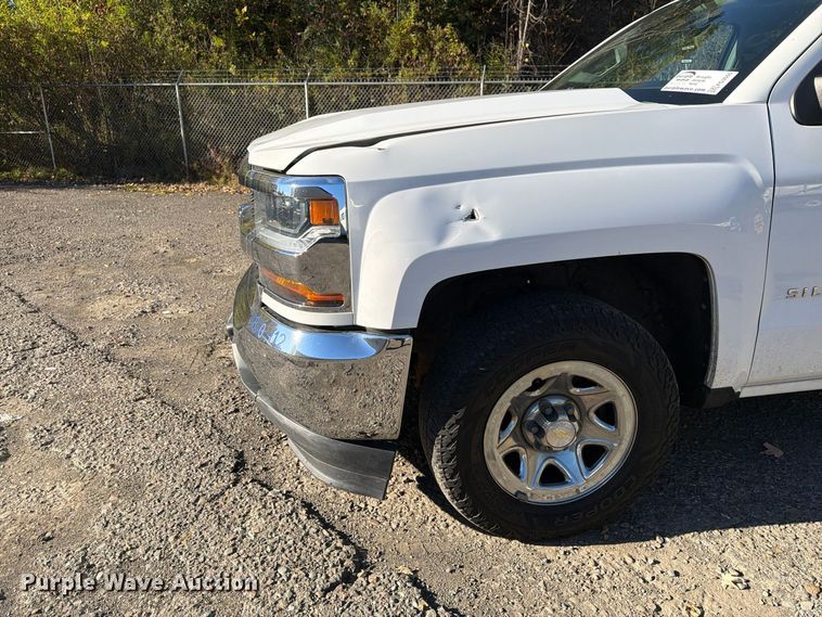 image for item FG3055 2018 Chevrolet Silverado 1500 Ext. Cab pickup truck