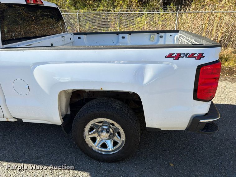 image for item FG3055 2018 Chevrolet Silverado 1500 Ext. Cab pickup truck