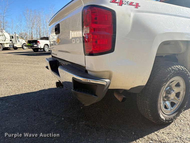 image for item FG3055 2018 Chevrolet Silverado 1500 Ext. Cab pickup truck