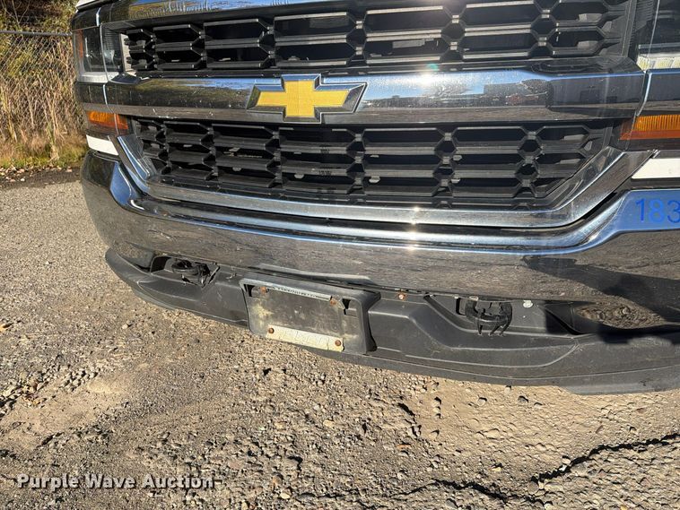 image for item FG3055 2018 Chevrolet Silverado 1500 Ext. Cab pickup truck