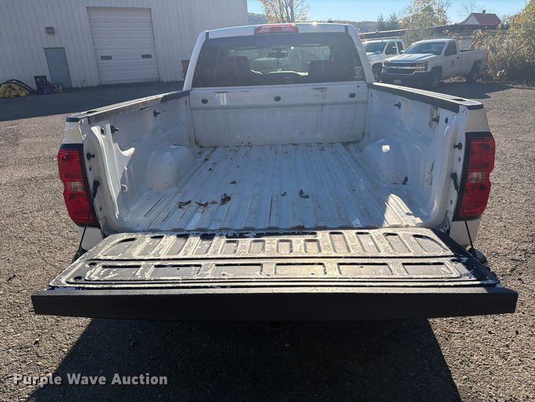 image for item FG3055 2018 Chevrolet Silverado 1500 Ext. Cab pickup truck