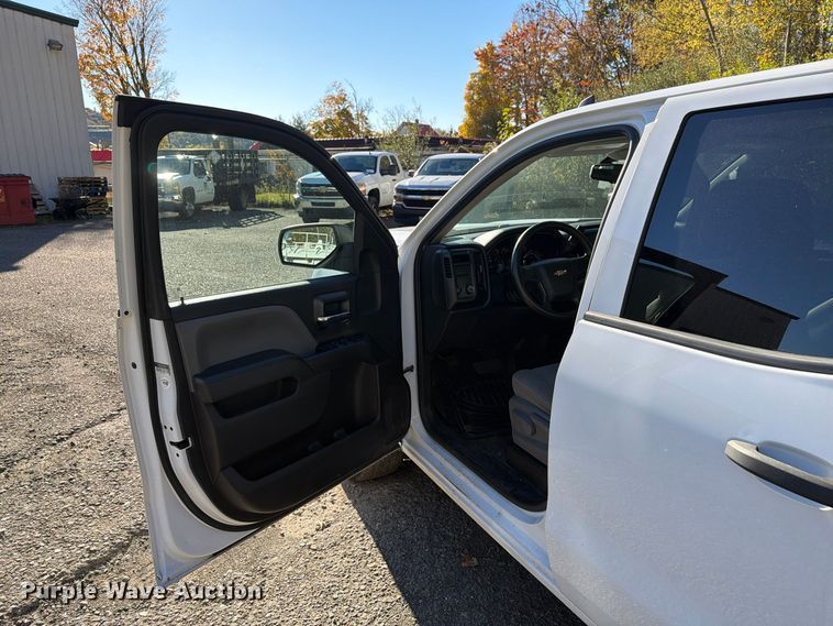 image for item FG3055 2018 Chevrolet Silverado 1500 Ext. Cab pickup truck