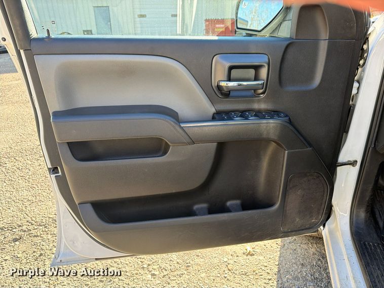 image for item FG3055 2018 Chevrolet Silverado 1500 Ext. Cab pickup truck