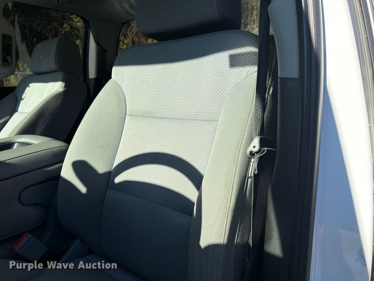 image for item FG3055 2018 Chevrolet Silverado 1500 Ext. Cab pickup truck