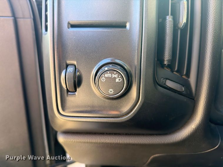 image for item FG3055 2018 Chevrolet Silverado 1500 Ext. Cab pickup truck