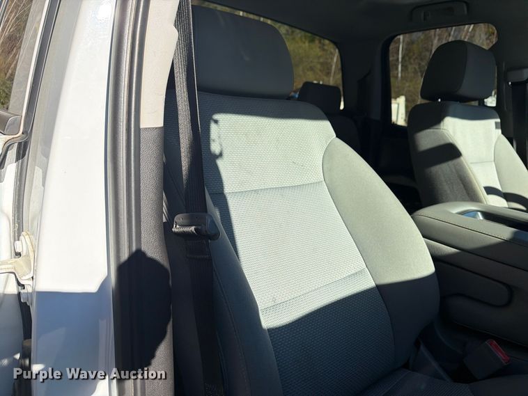 image for item FG3055 2018 Chevrolet Silverado 1500 Ext. Cab pickup truck