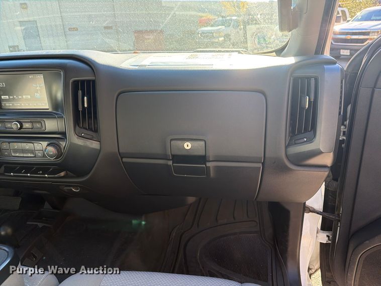 image for item FG3055 2018 Chevrolet Silverado 1500 Ext. Cab pickup truck