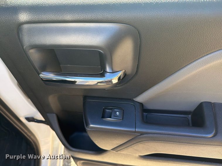 image for item FG3055 2018 Chevrolet Silverado 1500 Ext. Cab pickup truck