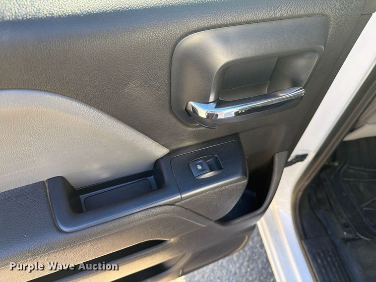 image for item FG3055 2018 Chevrolet Silverado 1500 Ext. Cab pickup truck