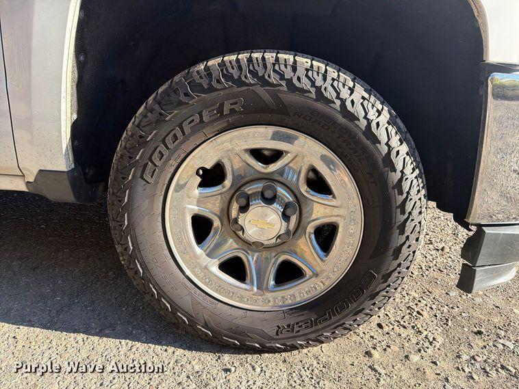 image for item FG3055 2018 Chevrolet Silverado 1500 Ext. Cab pickup truck