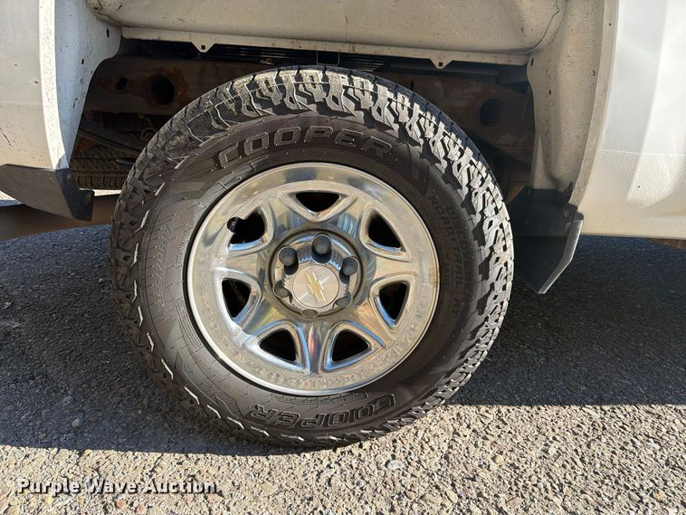 image for item FG3055 2018 Chevrolet Silverado 1500 Ext. Cab pickup truck