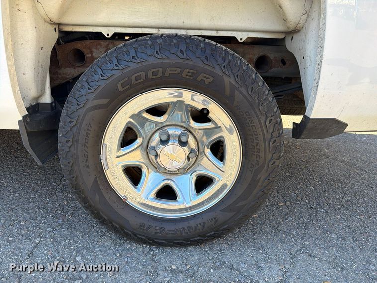 image for item FG3055 2018 Chevrolet Silverado 1500 Ext. Cab pickup truck