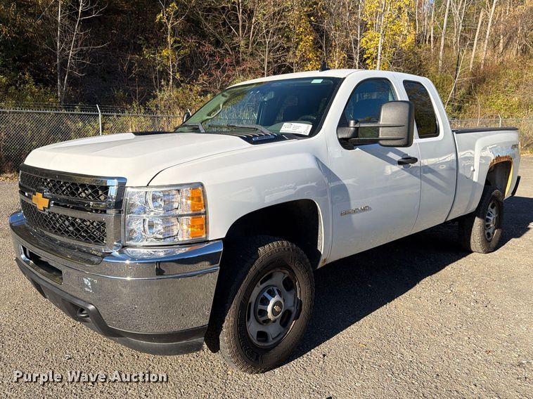 image for item FG3056 2013 Chevrolet Silverado 2500HD Ext. Cab pickup truck