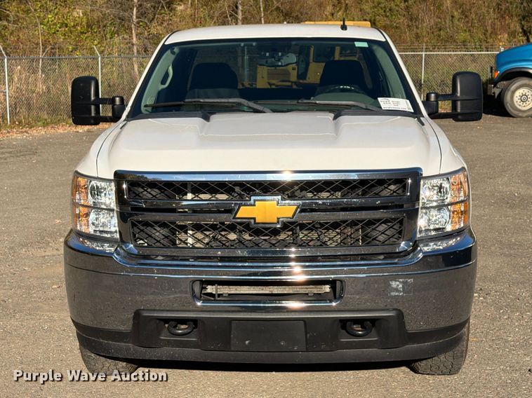 image for item FG3056 2013 Chevrolet Silverado 2500HD Ext. Cab pickup truck