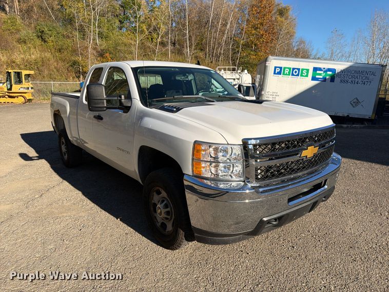 image for item FG3056 2013 Chevrolet Silverado 2500HD Ext. Cab pickup truck